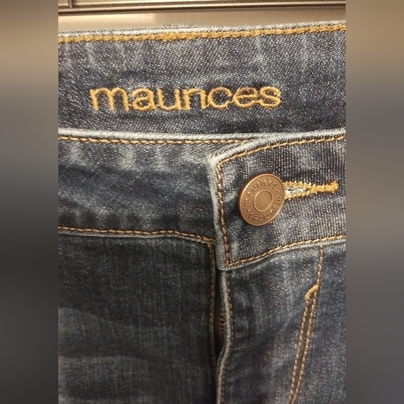Maurices Women's Flared Jeans No Distressing - Picture 2 of 4